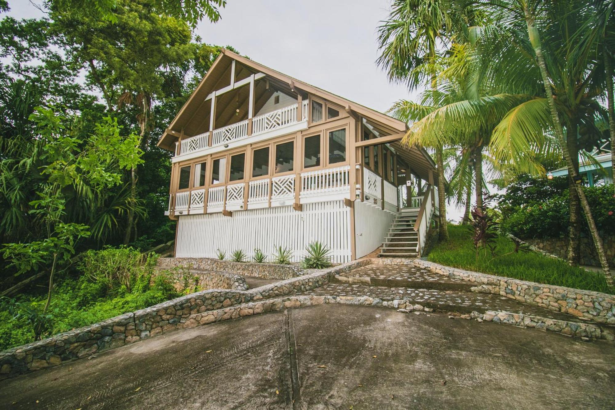 Luna Beach Luxury Boutique Beach Front Resort Jobs Bight Esterno foto